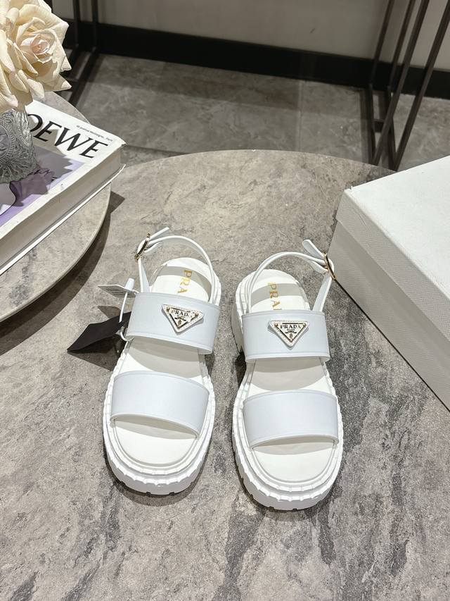 Top-quality Prada Fw25 New Arrival ~ Prada's new 2025 women's Roman open-toe tri