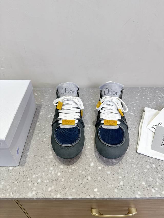High-top Dior Roadie collection, a handmade couple's casual sneaker from the run