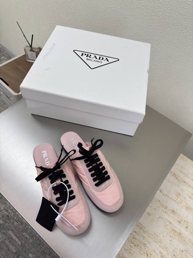 slippers, a trendy sneaker, are available in 11 colors, the most diverse on the