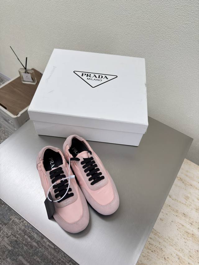 Hot-selling trendy sneakers in 11 colors, the most diverse online. Prada pink, m