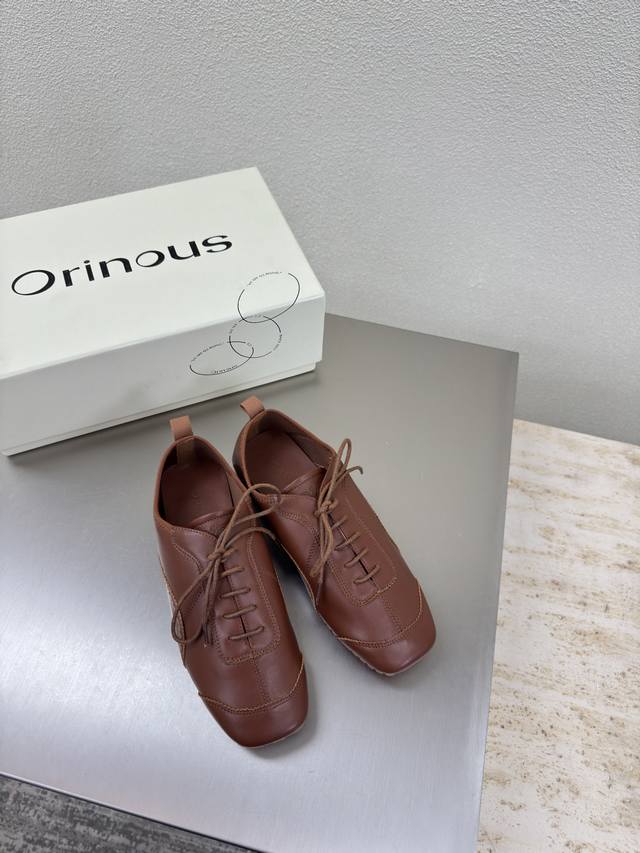 Orinous shoes. Square toe, casual, elegant yet playful. Exquisite pattern, looks