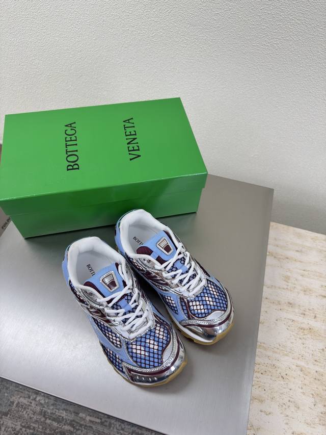 Bv Orbit sneakers, Wang Yibo's favorite couple's pair, are runner sneakers made