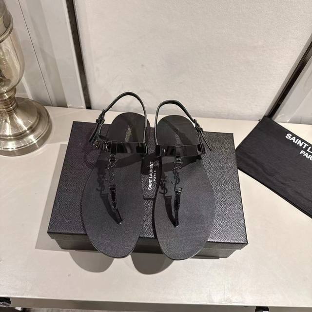 Ysl thong sandals 2025 new version black patent leather Sizes 35-44 35, 43, 44 m