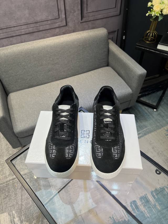 Givenchy. Men's new fashion casual sneakers are hot selling. Imported cowhide. C
