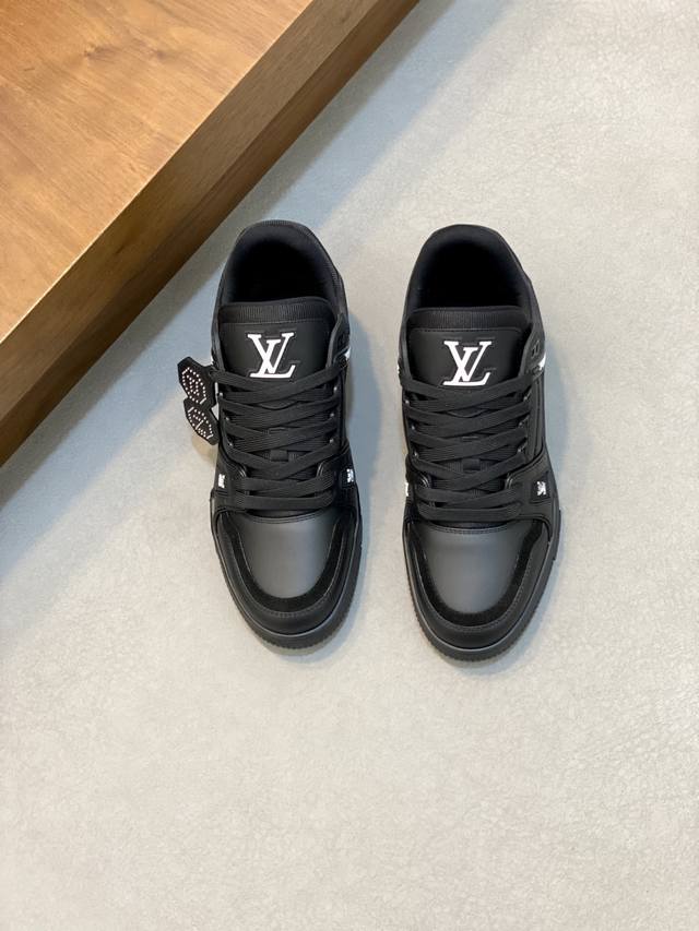 New Lv Trainer men's sneakers are shipping! DDD. These Lv Trainer sneakers are