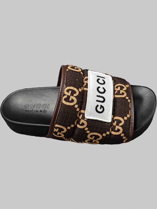 Gucci New Women's Large Gg Platform Slides As the House's iconic symbol, the log