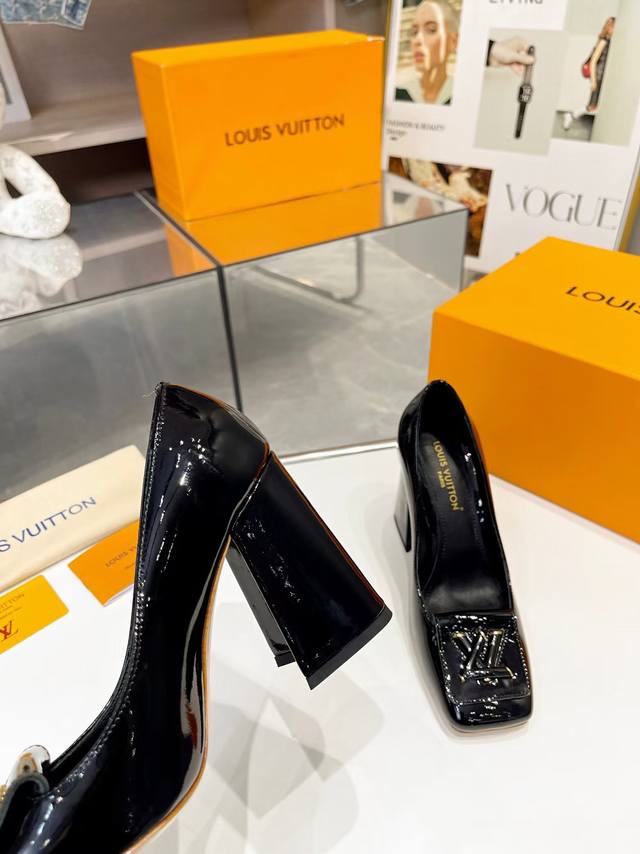 Lv single shoes 223 early spring new top version counter featured the latest squ