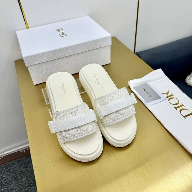 24Ss New Dio*Iviera Dio R Evolution Sandals with Rubber Platforms. DDD. These Di