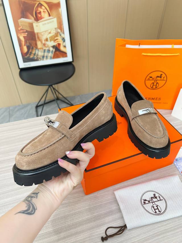 Autumn's top product: new, authentically handcrafted Herm