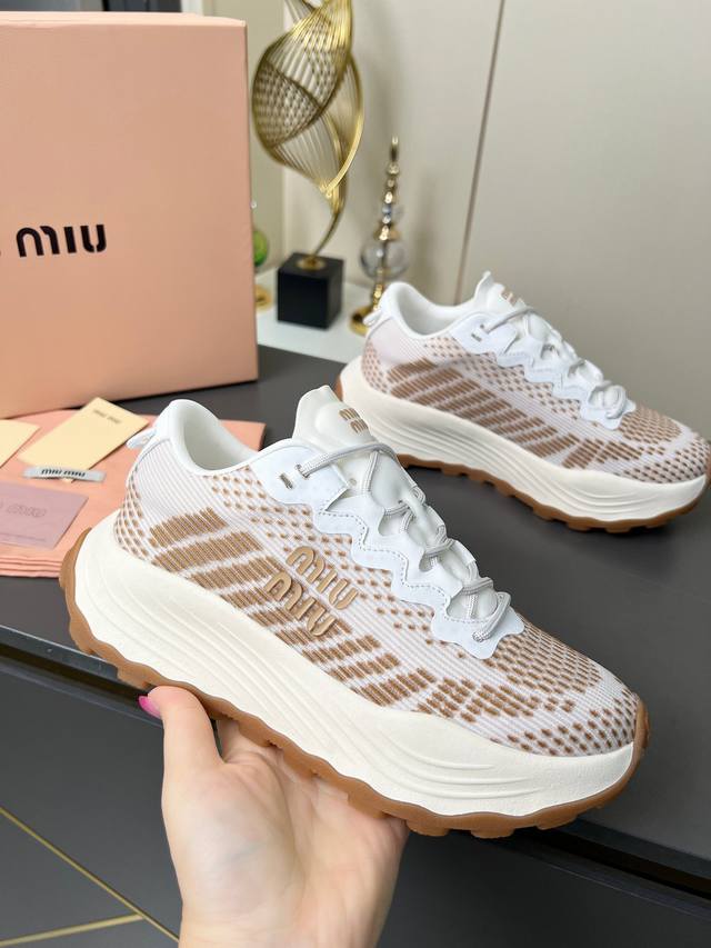 Miumiu Women's Women's Size: 35--40 Miumiu Miu Miu 2025 Spring and Summer New Fa
