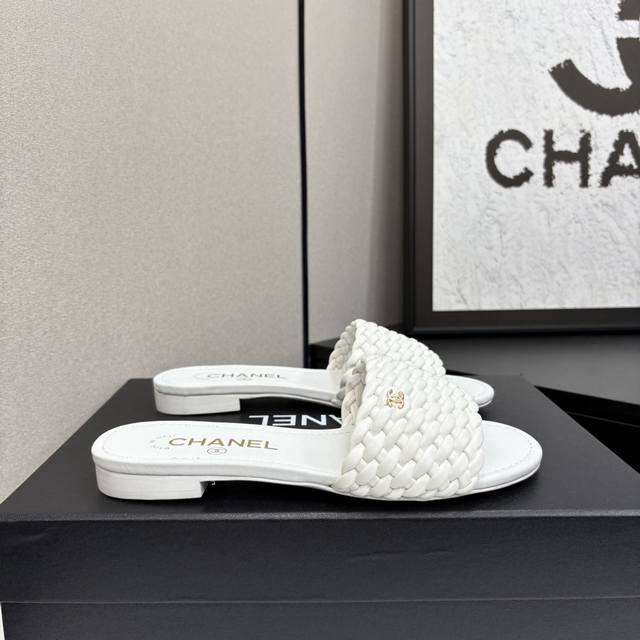 Actual Price * 25 Early Fall's Hottest Sandals DDD! They're a real steal at the