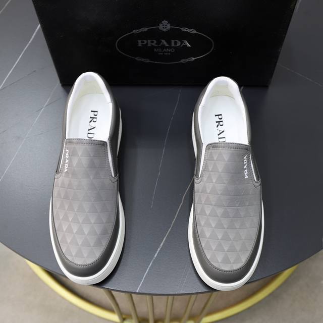 Brand: Prada Standard size: Men's size 38 44 45 can be customized Grade: Same hi