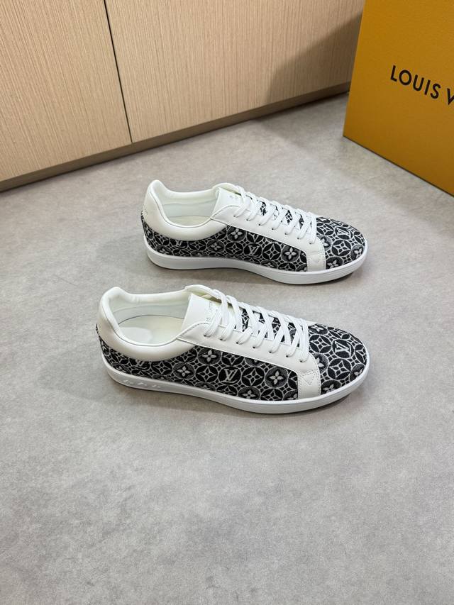 Louis Vuitton - High-end, original, casual sneakers - Upper: Nappa calfskin, bra