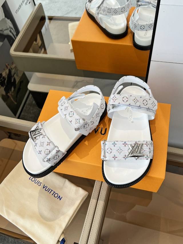 Actual price Louis Vuitton new slippers in multiple colors are now on sale. 1:1