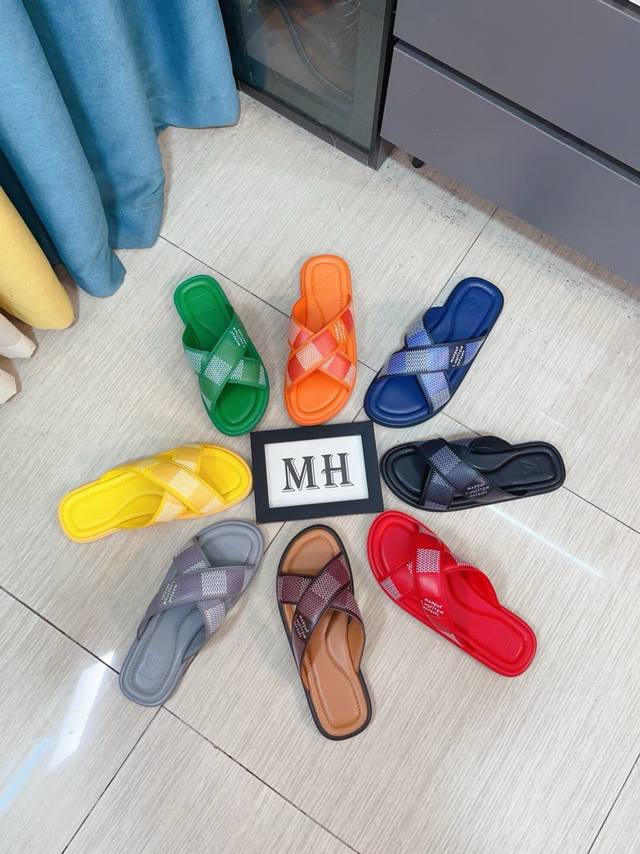 Lv - New Louis Vuitton men's slippers, high-end boutique, exquisite embossed log