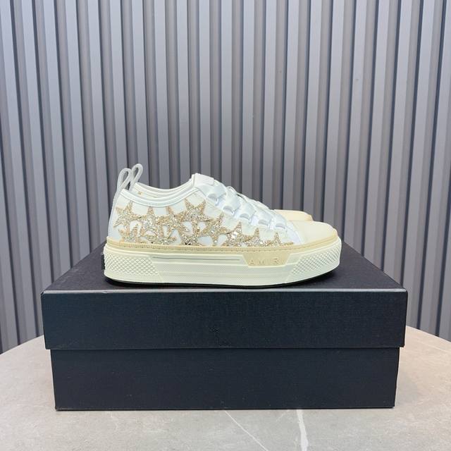 Real price on Amiri's popular couple's bone shoes. A leader in casual fashion. E