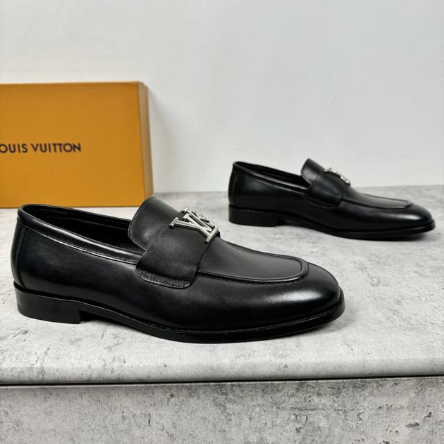 Louis Vuitton Lv Major series loafers for men are shipping! Imported fetal cowhi