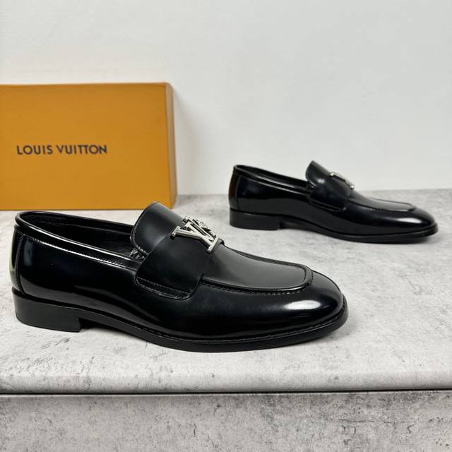 Louis Vuitton Lv Major series loafers for men are out! Imported fetal cowhide up
