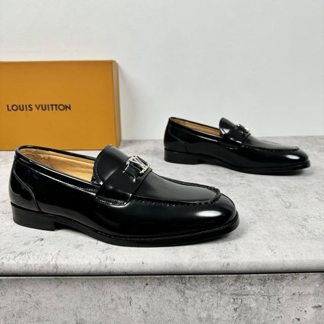 Louis Vuitton Lv Major series loafers for men are out! Imported fetal cowhide up