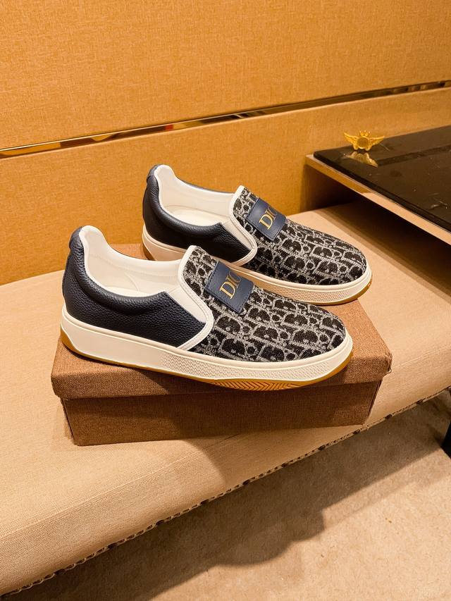 Factory Pre-order Dior men's shoes, a 1:1 replica of the high-end brand's offic