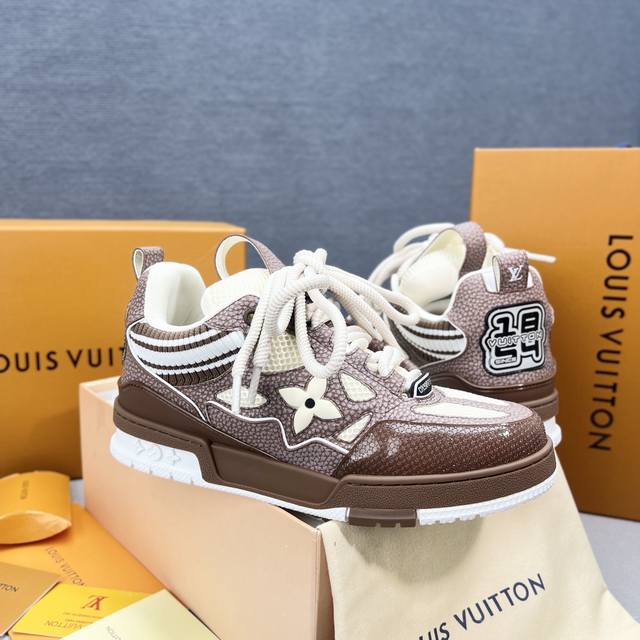 Upgraded flats, Lv-Louis Vuitton vs. all market versions, couples' runway new ba