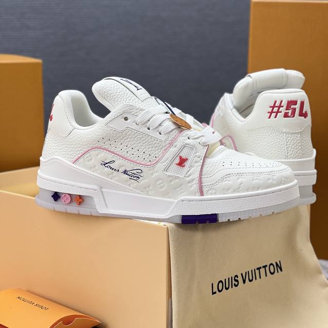 Actual photos. DDD, a three-color, exclusive edition from a premium cruise ship