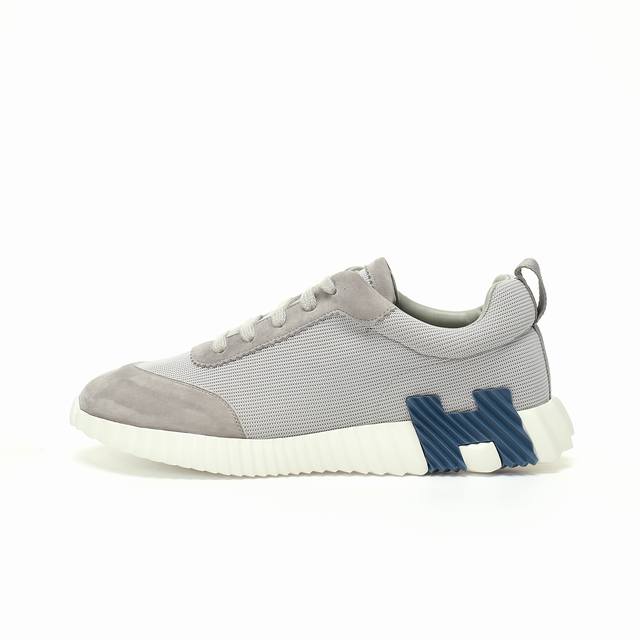 Her Hermes Bouncing low-top casual shoes with old-money style and leather upper.