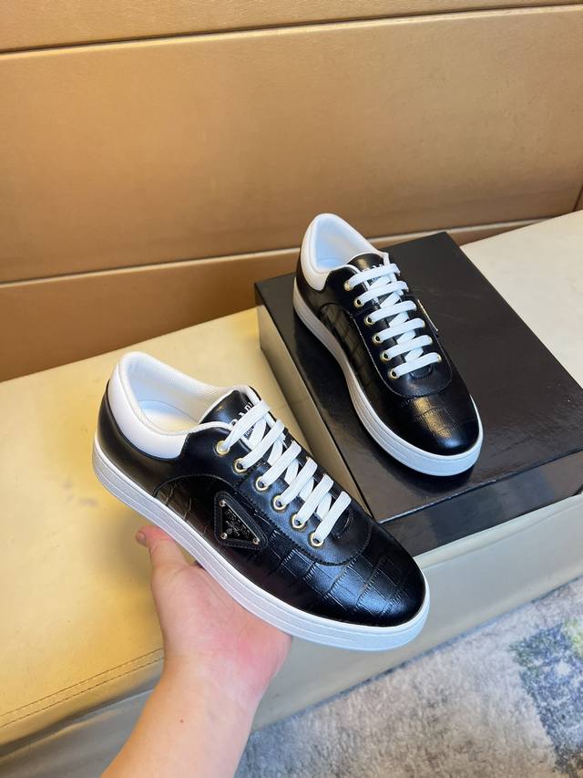 Prada's top purchasing agent for men is also available at the Hong Kong counter