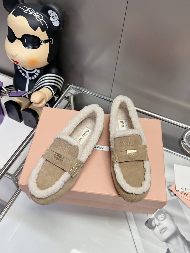 Factory Price Women's Shoes and Athletic Shoes: Original Miumiu Autumn/Winter N