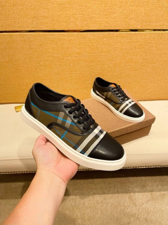 Factory-priced men's sports shoes. New Burberry men's leather casual shoes, the
