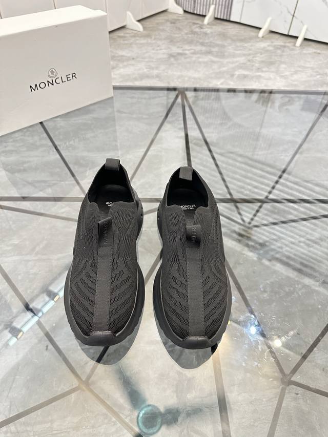 Factory Price Men's Sports Shoes Original Product Brand: Moncler Low-Top Casual