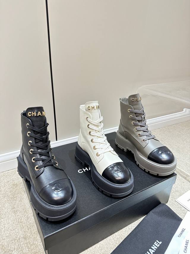 Factory Price Women's Shoes, Original 2025Ss Chanel Lychee-Painted Motorcycle B