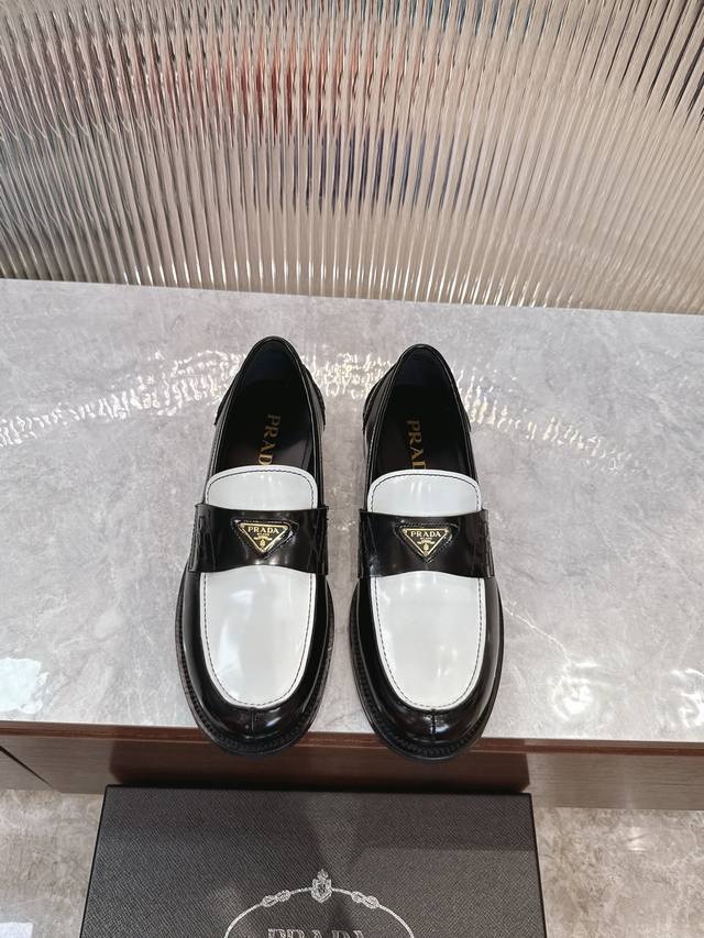 Factory Price Men's Sports Shoes Original Prada New Men's Slip-On Loafers Shipp