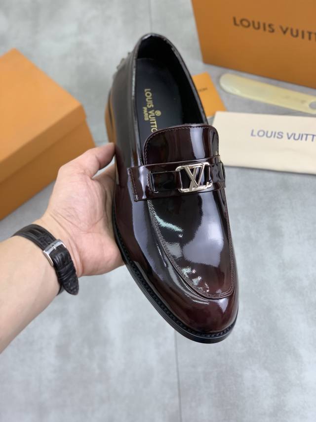 Factory Price Men's Sports Shoes Original Water-Dyed Cowhide Lined Louis Vuitto