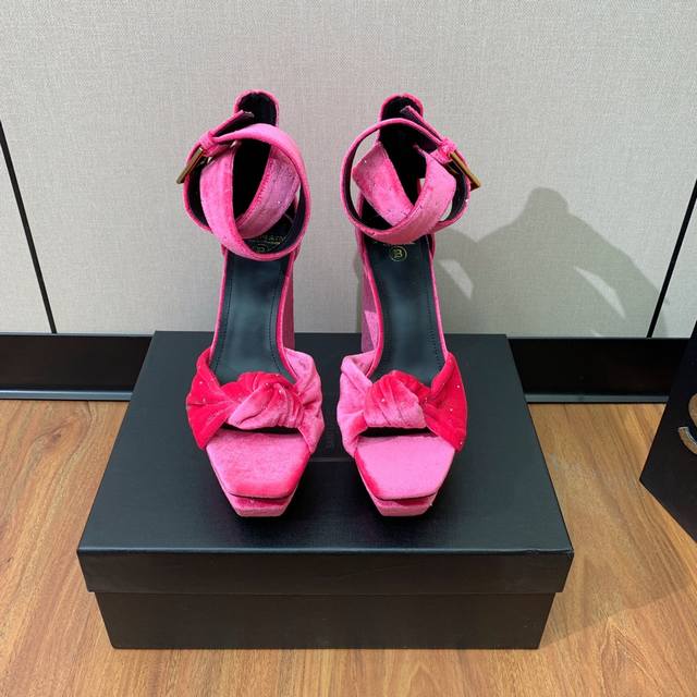 Factory Price: Original Bal*Ain Velvet Platform Sandals for Women. Incredibly c