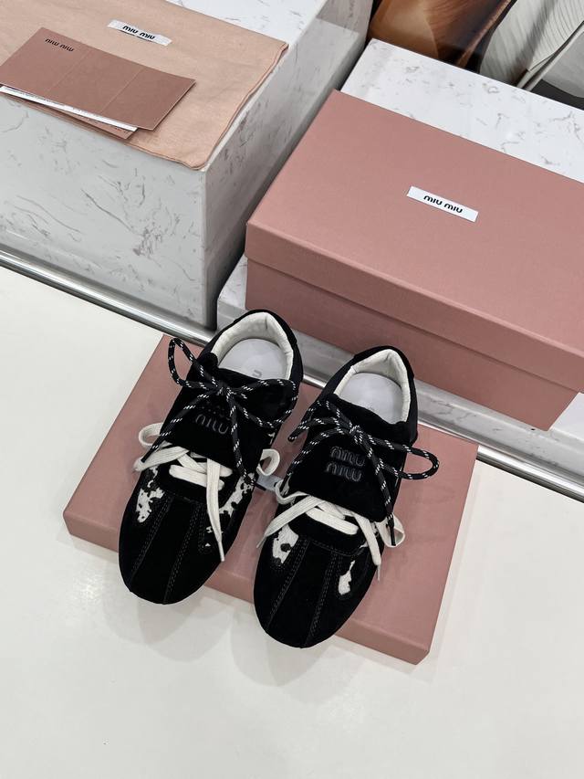 Women's clothing, women's shoes, original sports shoes Miumiu Miu Miu's latest 2