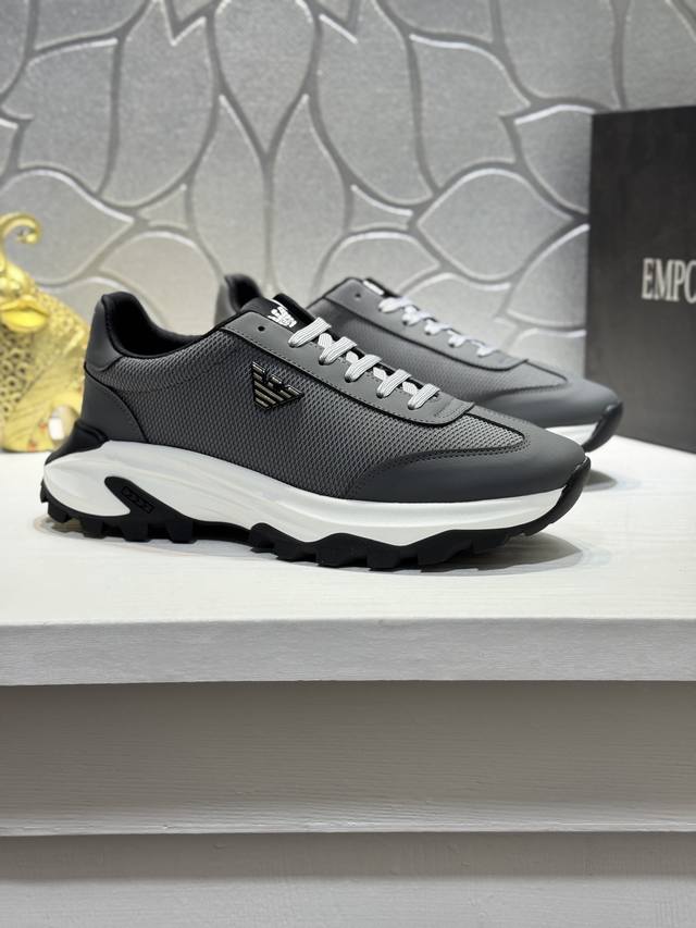 Armani Armani promotes classic casual men's shoes, the latest Milan fashion desi