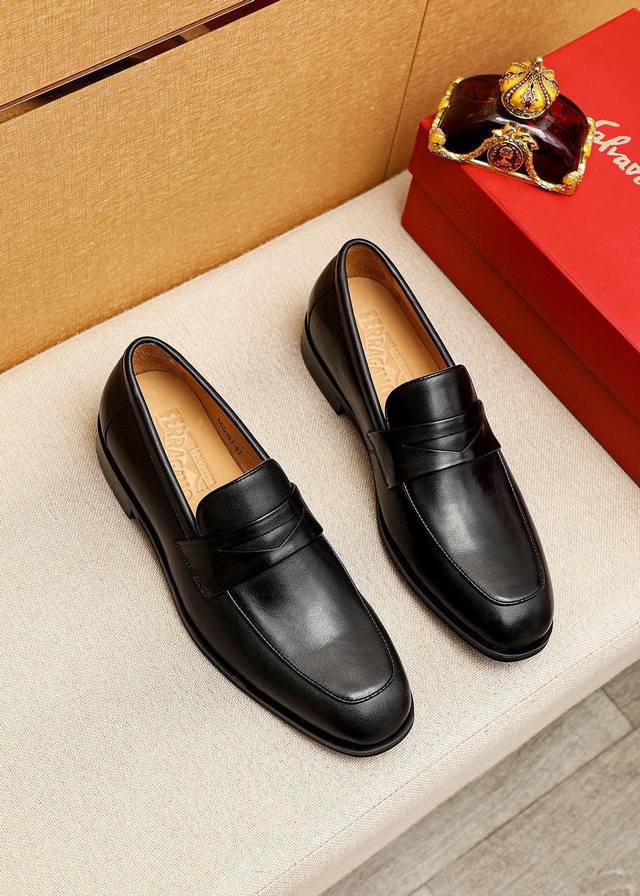 Product Trademark: Ferragamo Casual Leather Shoes Standard Sizes: 38-44, 45, 46