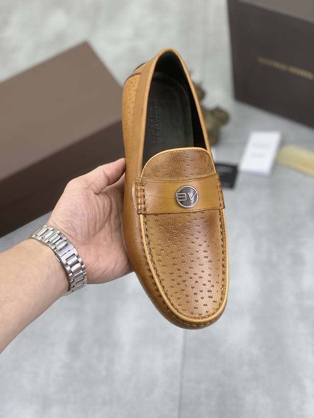 Factory Price: P Actual Price. High-quality business loafers with water-dyed co