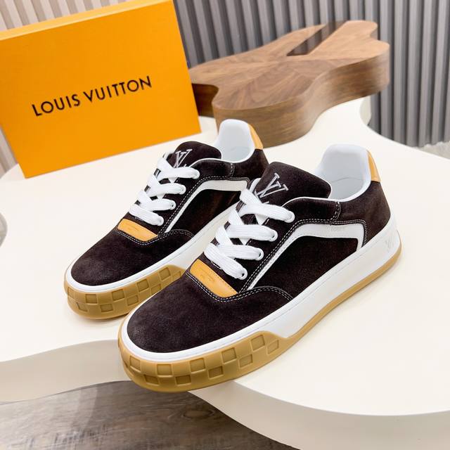 Lv Men's new tilt sneakers, a classic runway style, feature hollow rubber constr