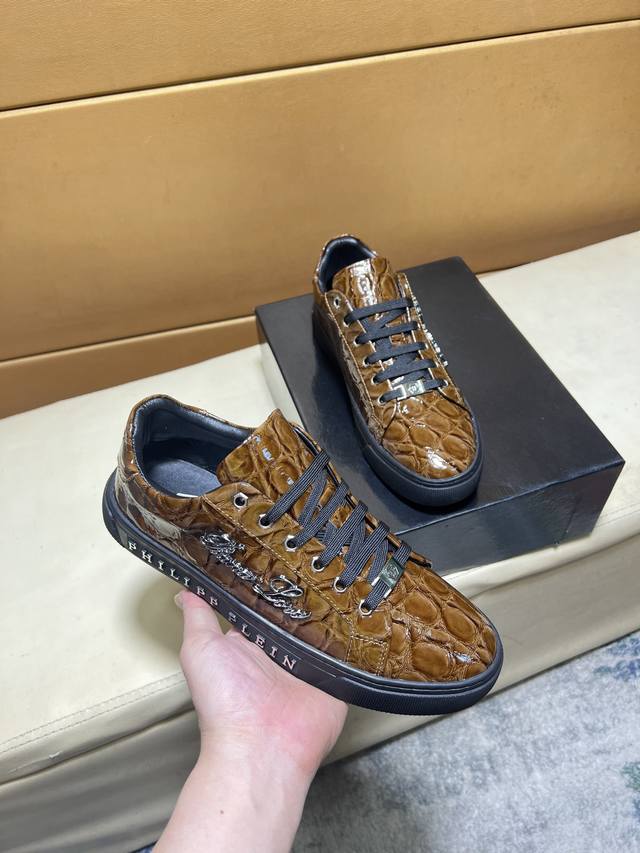 Philips original quality. ~ Unique modern sneakers. A must-have for trendy casu