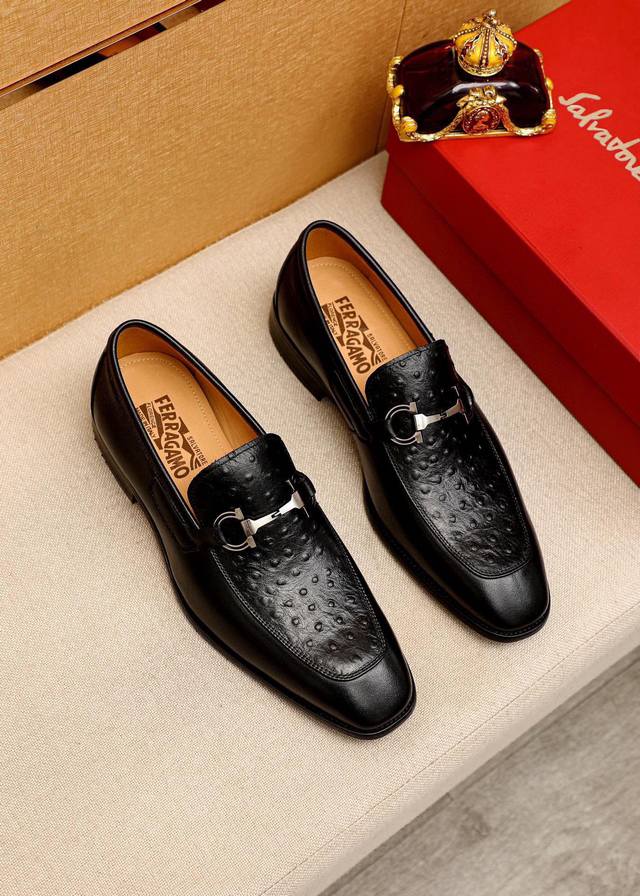 Product trademark: Ferragamo Salvatore Ferragamo casual leather shoes Standard