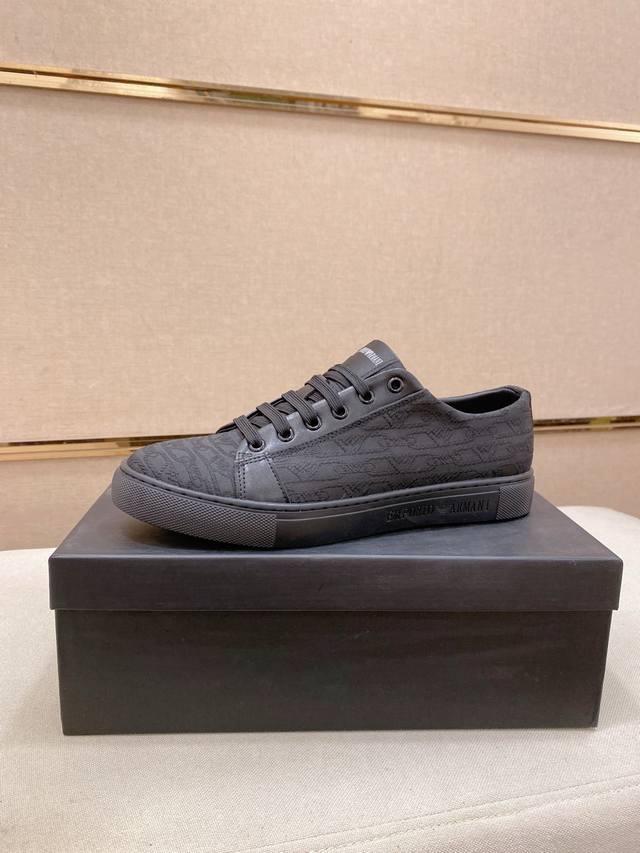 Factory Price Armani new models are available at the same counter. The upper fe