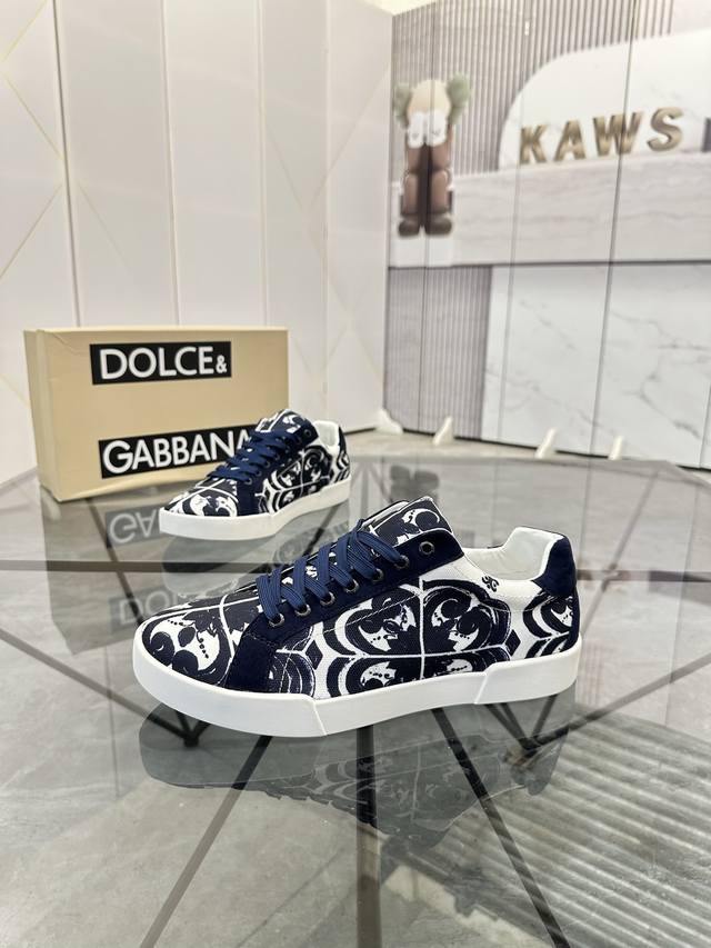 Price: P Product Brand: Dg* Dolce & Gabbana* Low-top casual shoes Regular size: