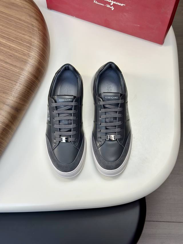 Factory Price Ferragam's new men's driving shoes, a slip-on, versatile soft leat