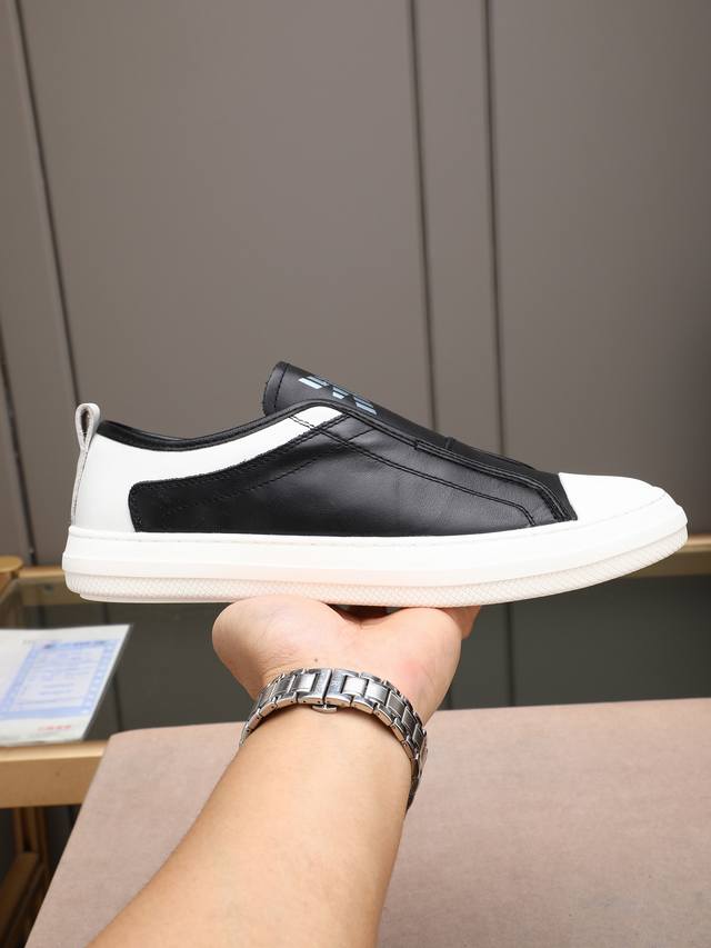 Pp Armani's latest casual shoes are made of breathable cowhide lining and have a