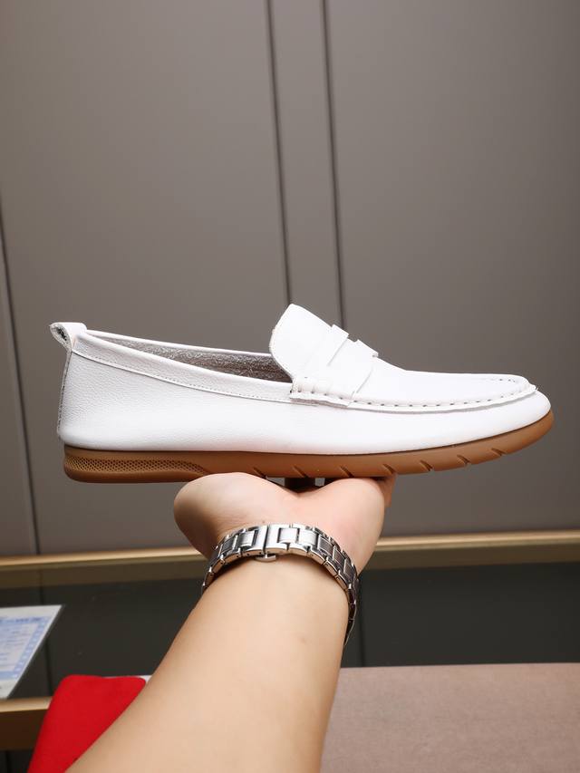 Ferragamo men's slip-on shoes, made with imported top-grain leather, simple sli