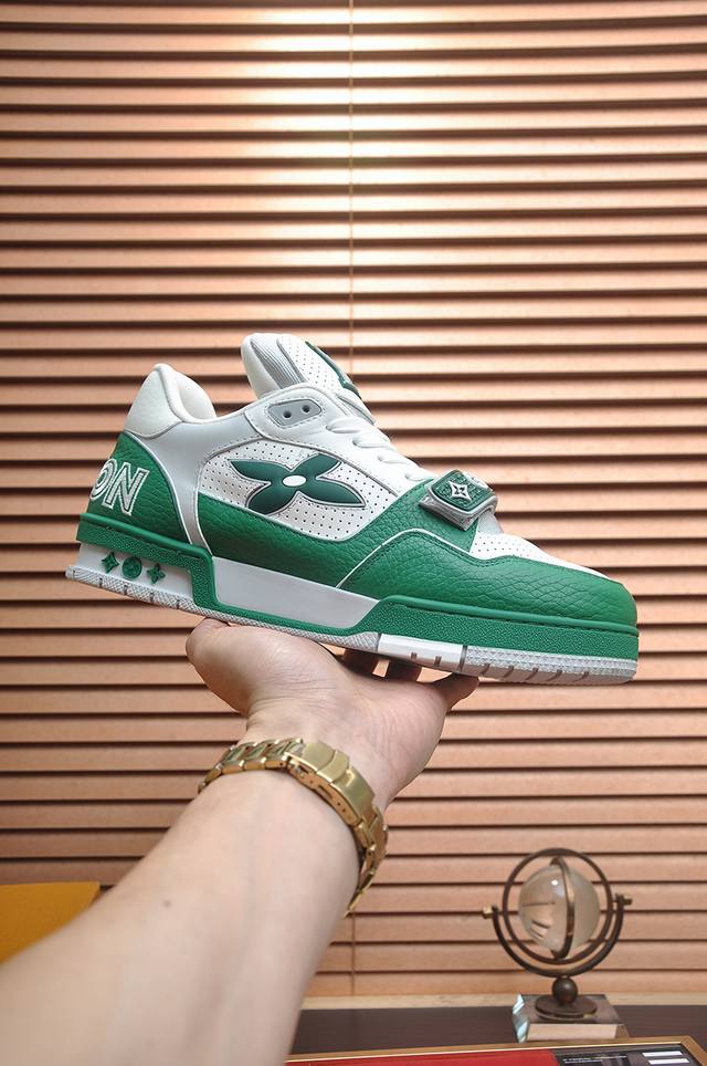 Original development, quality delivery DDD. Welcome to compare the Lv sneaker s