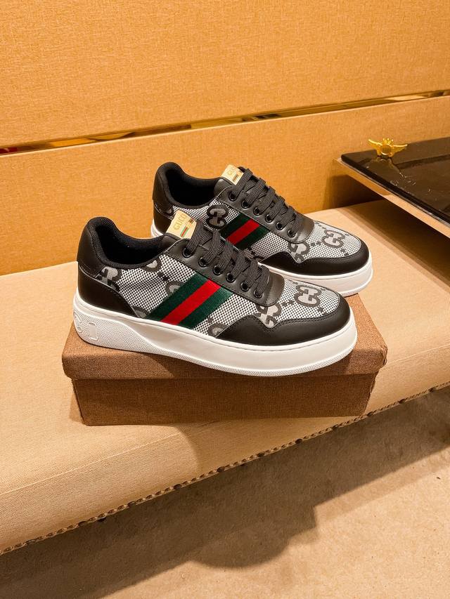 Factory P-batch Gucci men's shoes, a 1:1 replica of the high-end brand's offici
