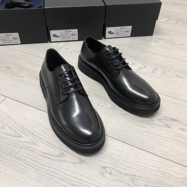 Smooth Prad* Derby men's shoes have arrived. Counter quality, hand-rubbed color